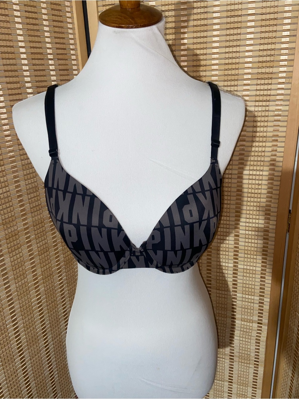 PINK Victoria's Secret Black Logo T-Shirt Bra with Repeating Print